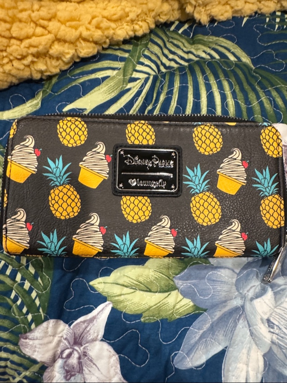 Loungefly Black Pineapple & Dole Whip Zip Wallet
